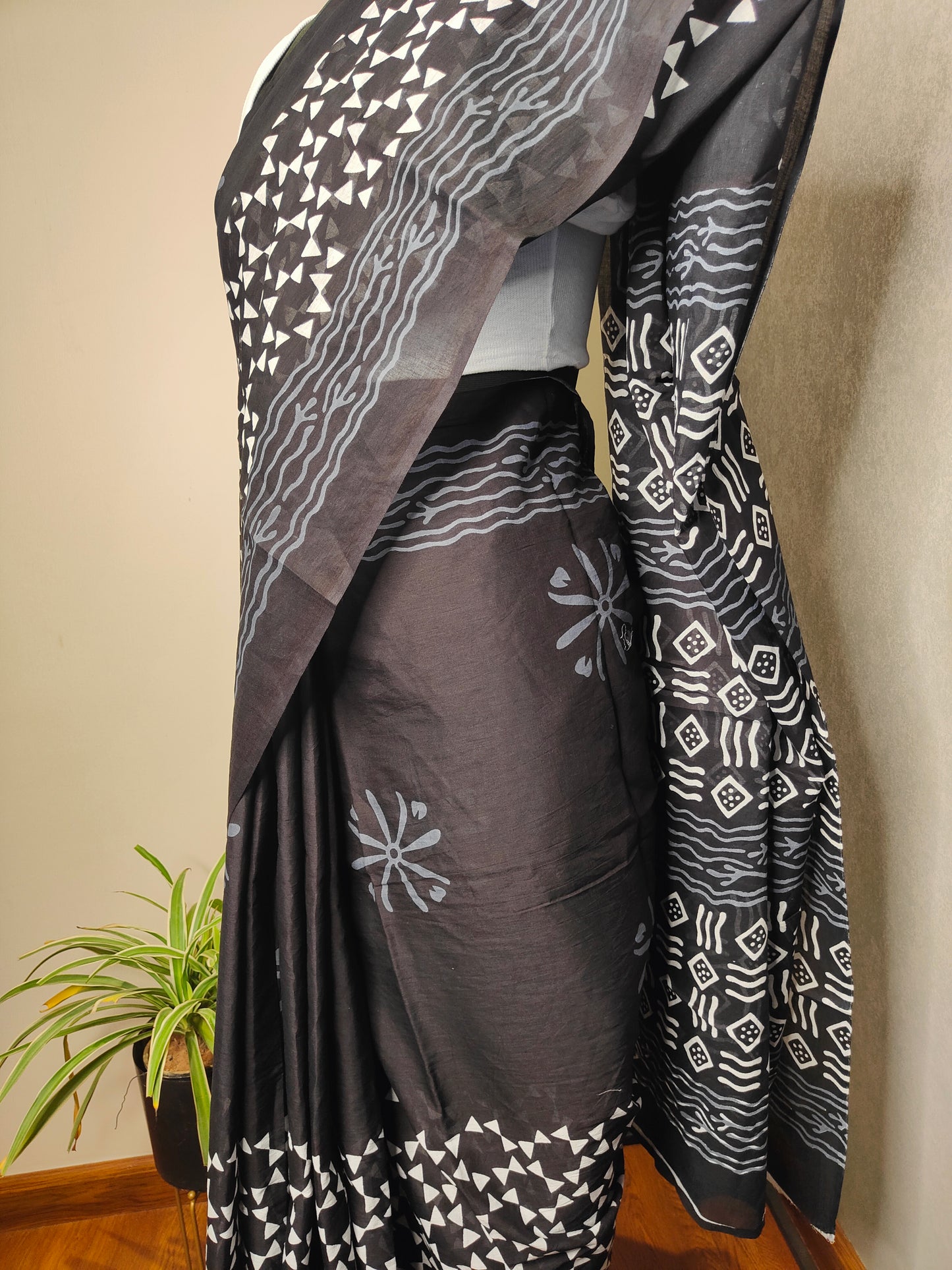 Black Print Saree