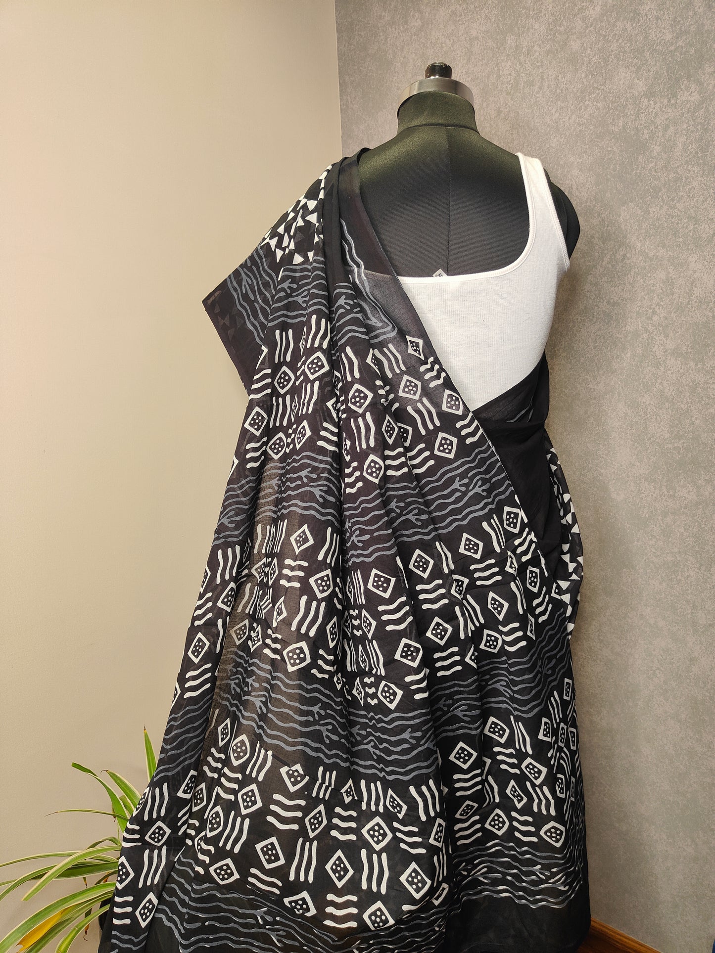 Black Print Saree